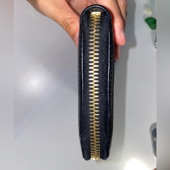 Prada soft leather zip up wallet in black (Nero) - Picture 5 of 13